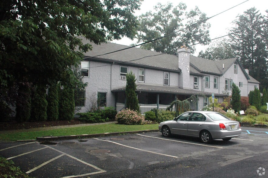 More Photos Of 11 Moquis Trl, Jefferson Multifamily For Sale