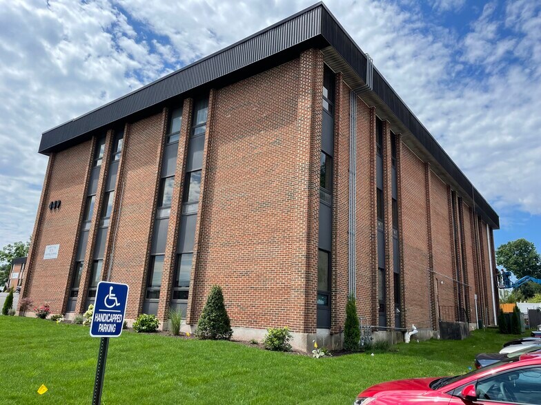 More Photos Of 449 Silas Deane Hwy, Wethersfield Medical For Lease