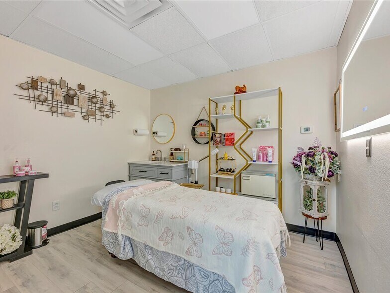 More Photos Of 105 Champions Dr, Lufkin Fast Food For Sale