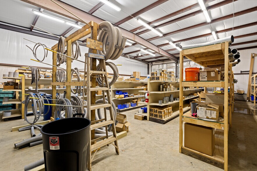 More Photos Of 3698 E Marshall Ave, Longview Warehouse For Lease