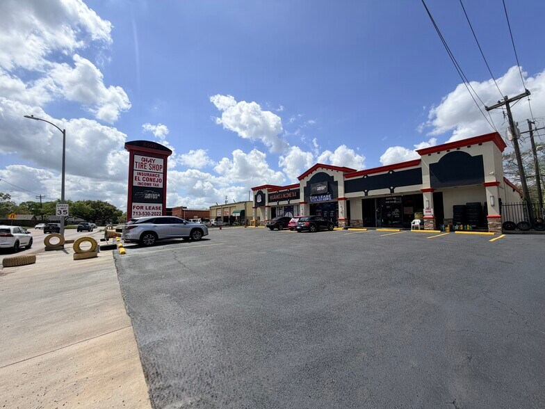 More Photos Of 8500 Hillcroft Ave, Houston Storefront Retail Office For Lease