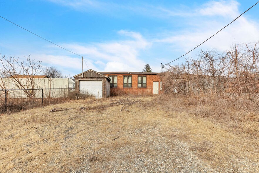 More Photos Of 785 Page Blvd, Springfield Light Manufacturing For Sale