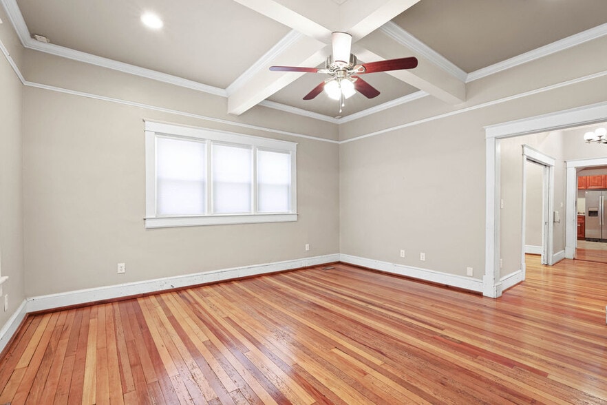 More Photos Of 113 Whitsett St, Greenville Office For Sale