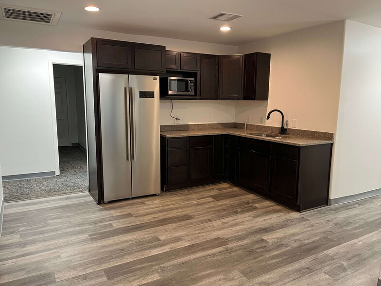 More Photos Of 1715 Northpark Dr, Kingwood Storefront For Lease