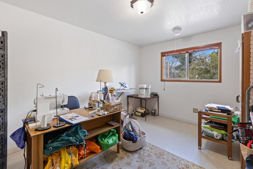 More Photos Of 5565 NE Stephens St, Winchester Auto Repair For Sale