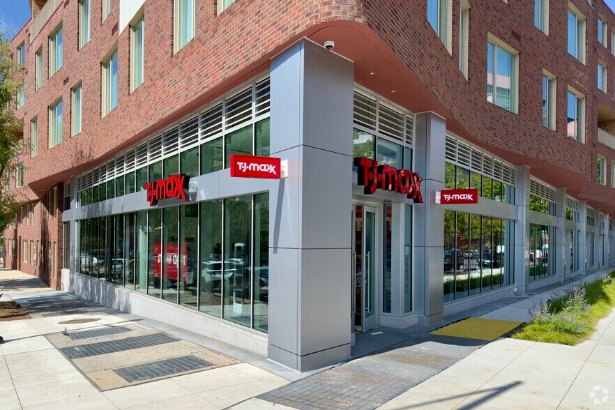 More Photos Of 5300 Wisconsin Ave, Washington Apartments For Lease