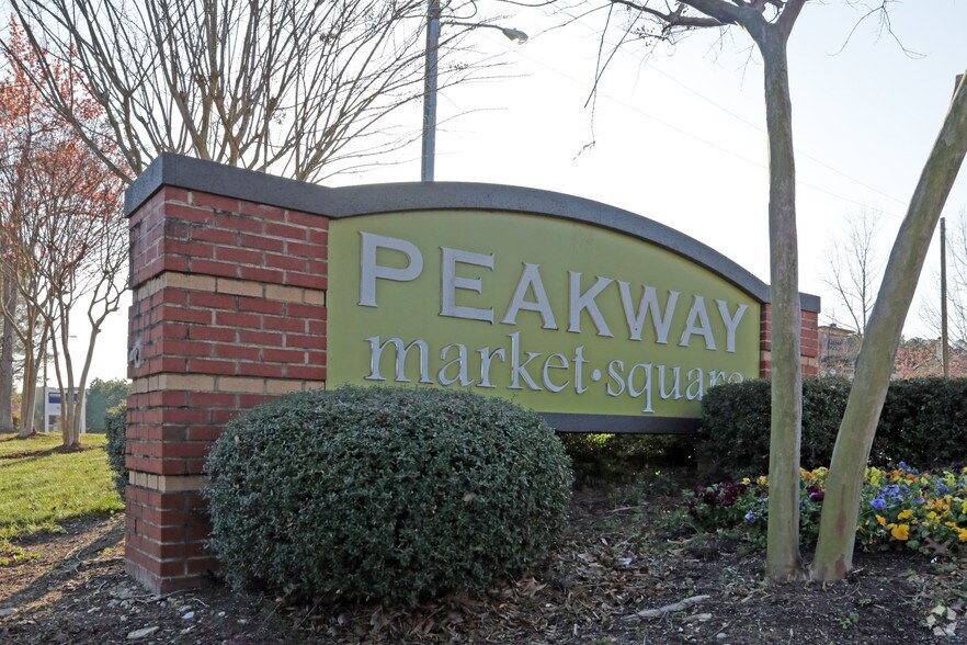 More Photos Of 800 W Williams St, Apex Unknown For Lease