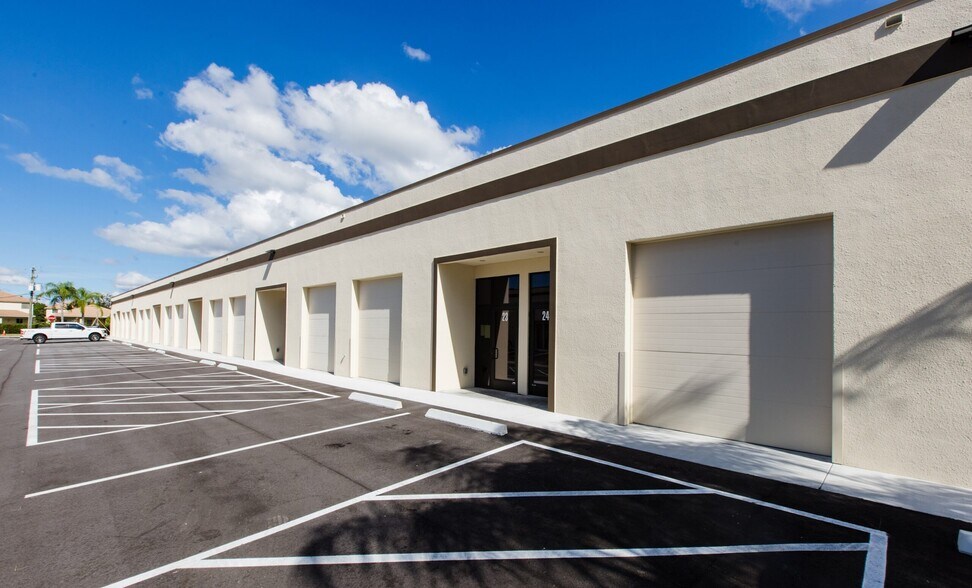 More Photos Of 10018 Spanish Isle Blvd, Boca Raton Warehouse For Lease