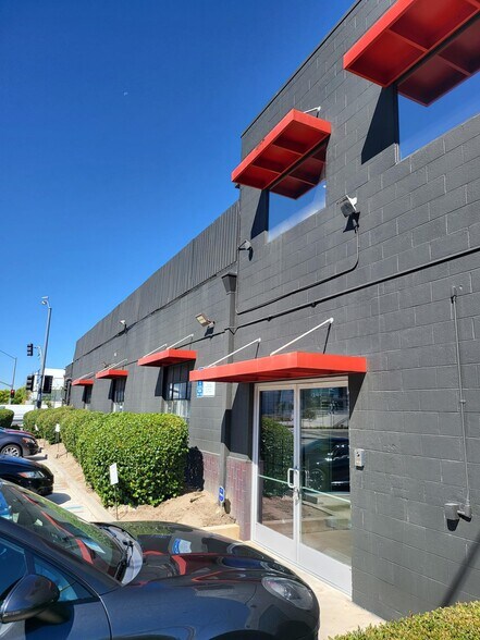 More Photos Of 3000 N Hollywood Way, Burbank Office For Lease