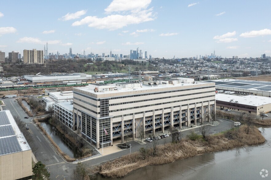 More Photos Of 5901 West Side Ave, North Bergen Office For Lease