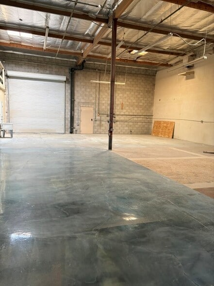 More Photos Of 74794 Lennon Pl, Palm Desert Warehouse For Lease