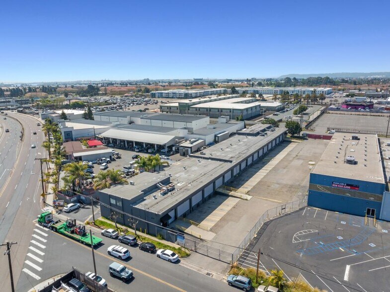 More Photos Of 2717-2721 Kurtz St, San Diego Distribution For Lease