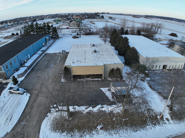 More Photos Of 808 Hicks Dr, Elburn Industrial For Sale