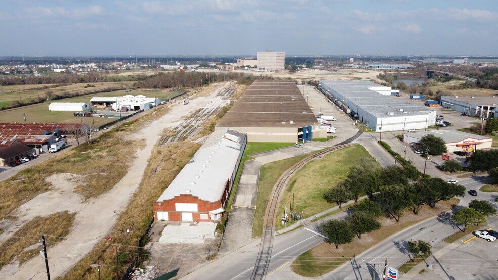 More Photos Of 3229 Navigation Blvd, Houston Warehouse For Sale