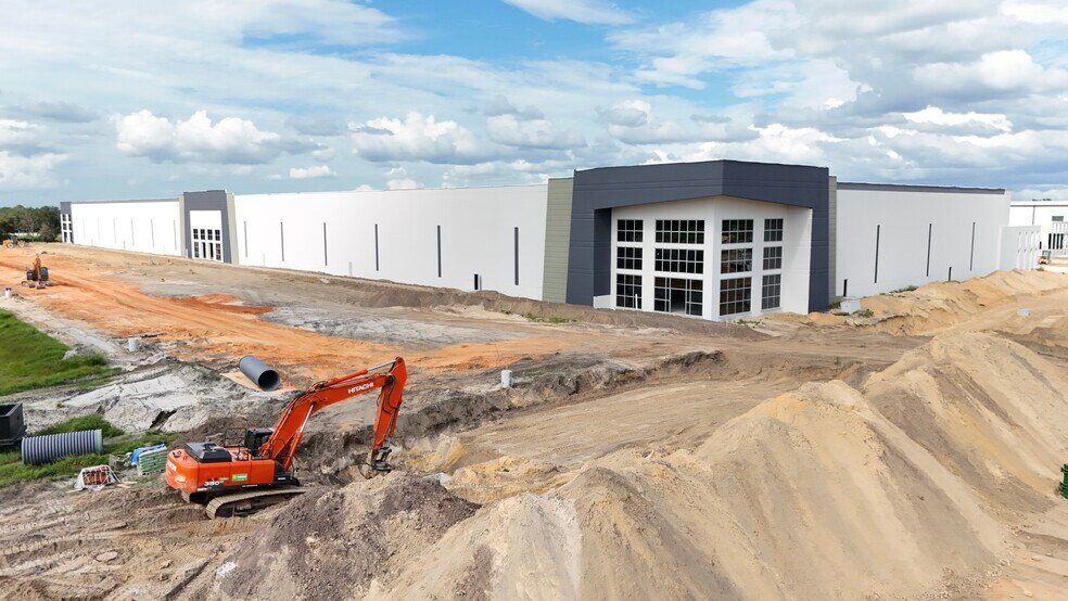 More Photos Of 820 Pace Rd, Auburndale Unknown For Lease