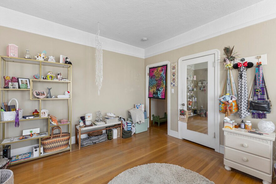 More Photos Of 2900 Barrett Ave, Richmond Multifamily For Sale