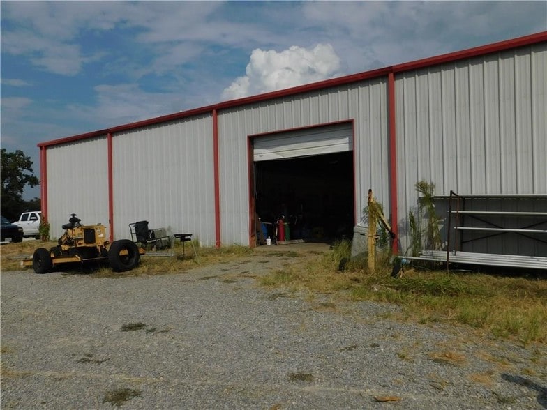 More Photos Of 1301 W Sam Rayburn Dr, Bonham Freestanding For Sale