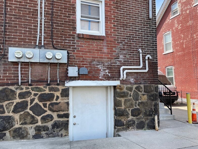 More Photos Of 836 E 5th St, Bethlehem Storefront Retail Office For Lease