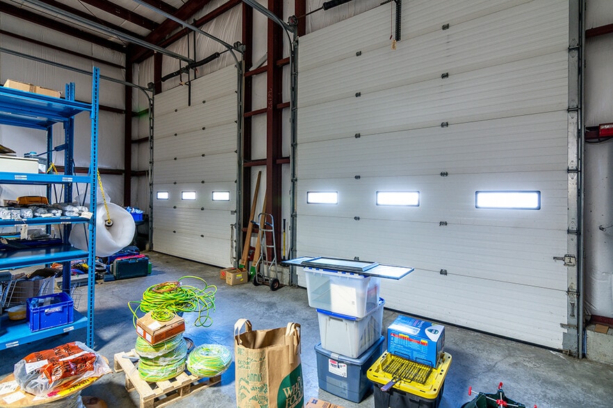More Photos Of 376 Dry Bridge Rd, North Kingstown Warehouse For Sale