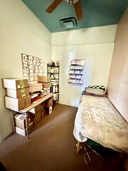 More Photos Of 25 Easy St, Carefree Office For Lease