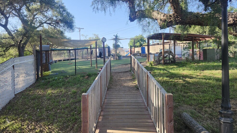 More Photos Of 2809 S Mission Rd, Fallbrook Freestanding For Lease