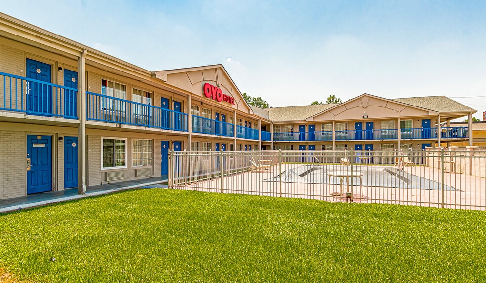 More Photos Of 9999 Gwenadele Ave, Baton Rouge Hotel For Sale