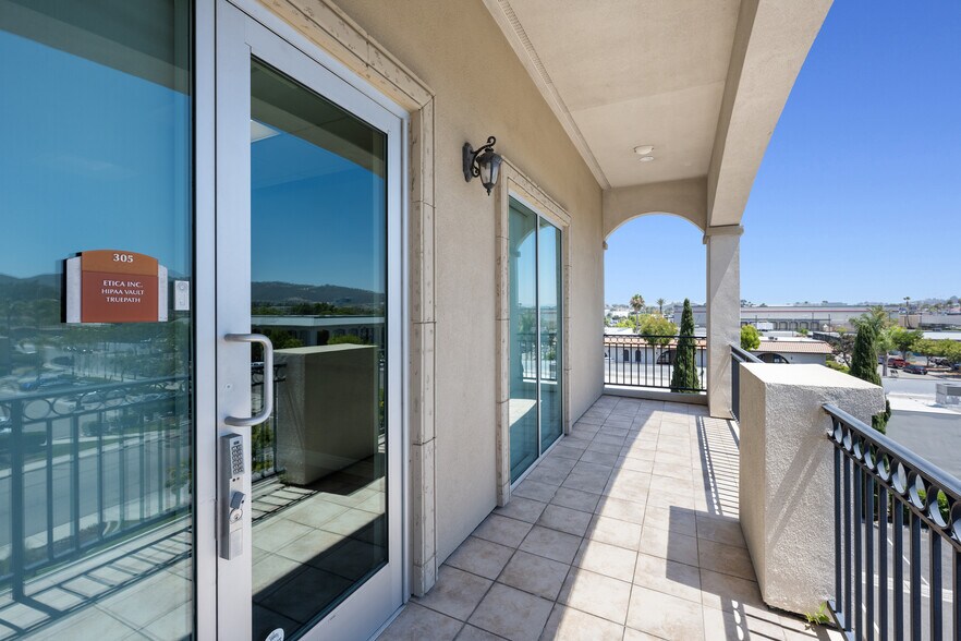 More Photos Of 950 Boardwalk, San Marcos Office For Sale