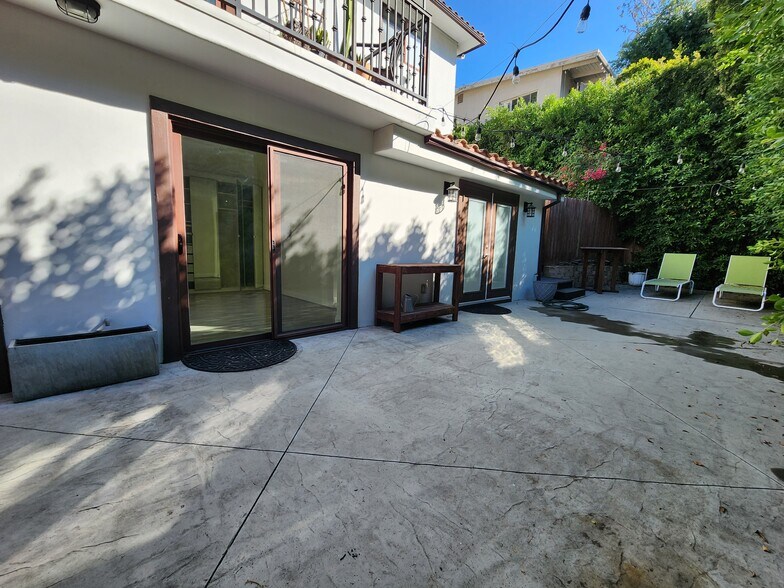 More Photos Of 2127 Vine St, Los Angeles Apartments For Sale