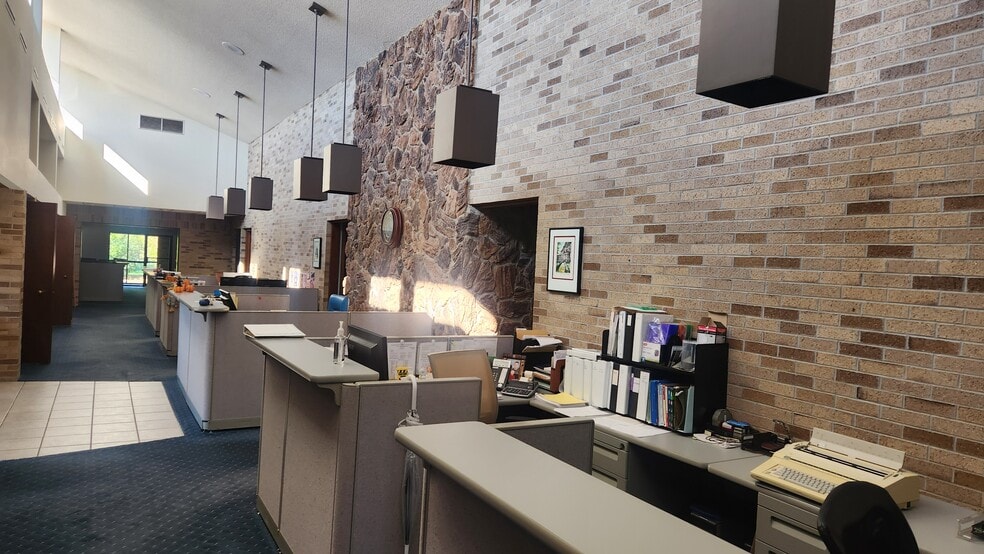 More Photos Of 155 Plymouth Rd, Saginaw Office For Sale