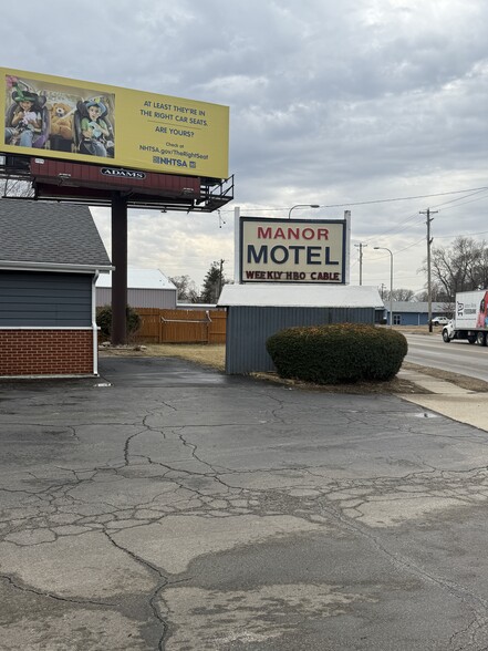 Primary Photo Of 1102 N Cunningham Ave, Urbana Hospitality For Sale