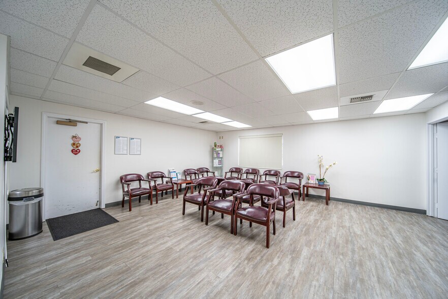 More Photos Of 315 E Route 66, Glendora Healthcare For Lease