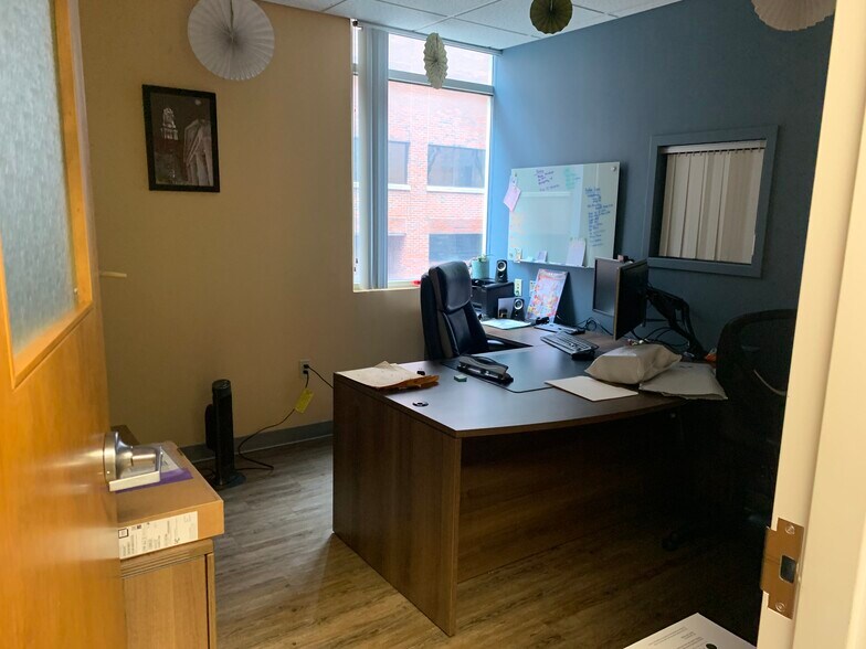 More Photos Of 950 Massachusetts Ave, Cambridge Apartments For Sale
