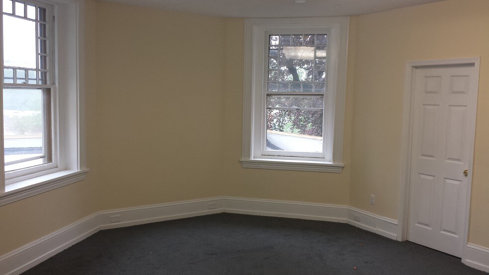 More Photos Of 7045-7047 Germantown Ave, Philadelphia Office For Lease