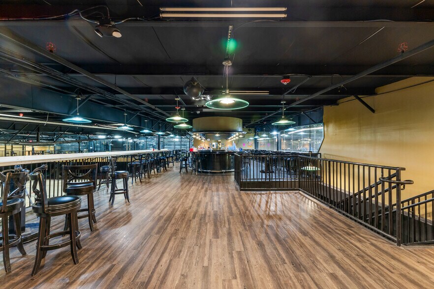 More Photos Of 4304 Metric Dr, Winter Park Warehouse For Lease