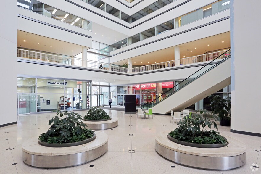 More Photos Of 400 Locust St, Des Moines Office For Lease