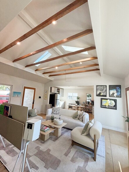 Primary Photo Of 3360 S Robertson Blvd, Los Angeles Loft Creative Space For Lease