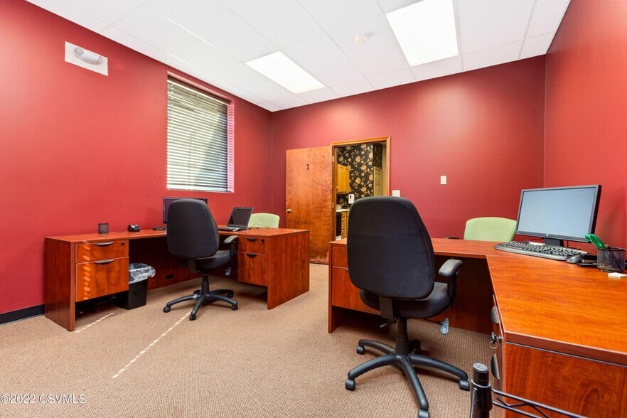 More Photos Of 170 E 9th St, Bloomsburg Office For Sale