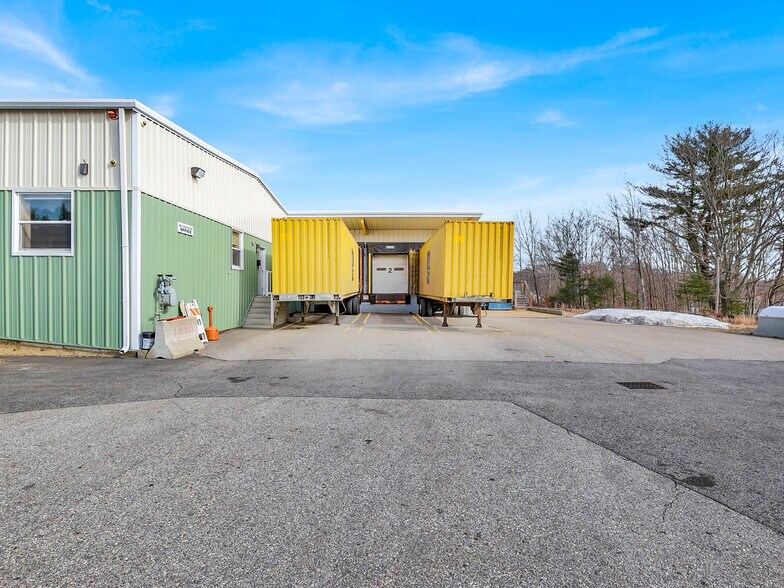 More Photos Of 16 Swamscott St, Newfields Warehouse For Lease
