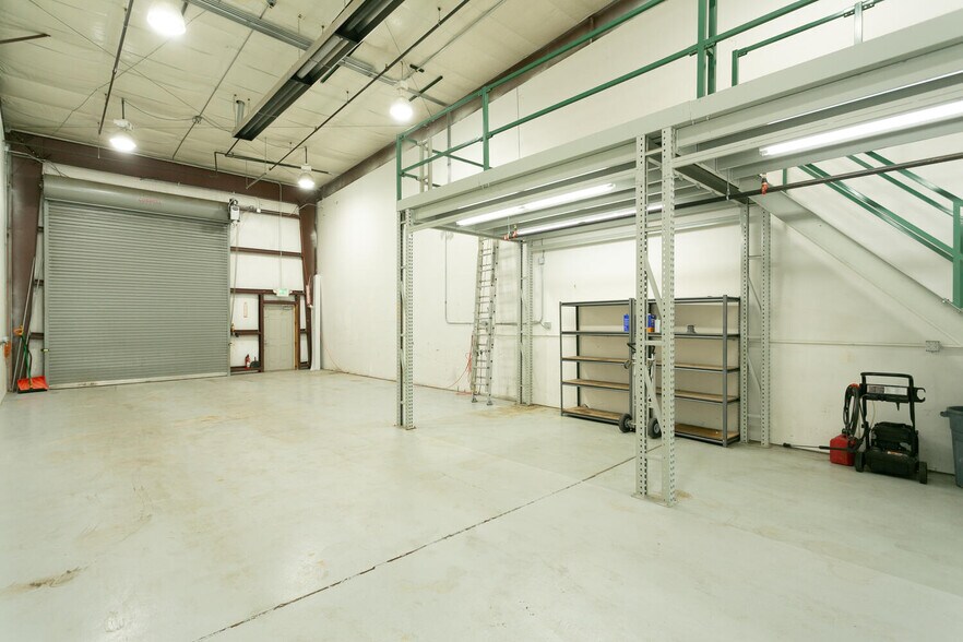More Photos Of 11811 Upham St, Broomfield Warehouse For Lease