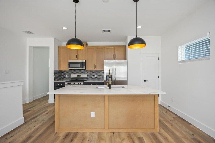 More Photos Of 8009 Cora st, Houston Multifamily For Sale