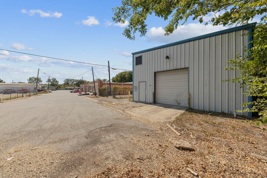 Primary Photo Of 49 Happy St, Killeen Warehouse For Lease