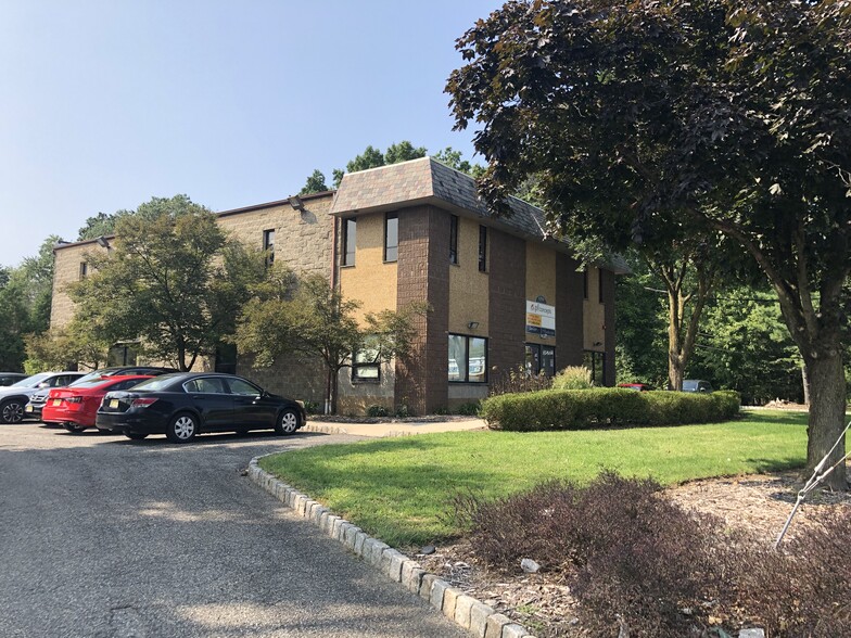 Primary Photo Of 1260 Bloomfield Ave, Fairfield Office For Lease