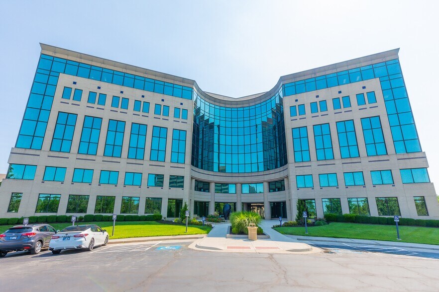 More Photos Of 7007 College Blvd, Overland Park Unknown For Lease
