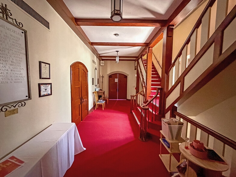 More Photos Of 401 5th St N, Saint Petersburg Religious Facility For Sale