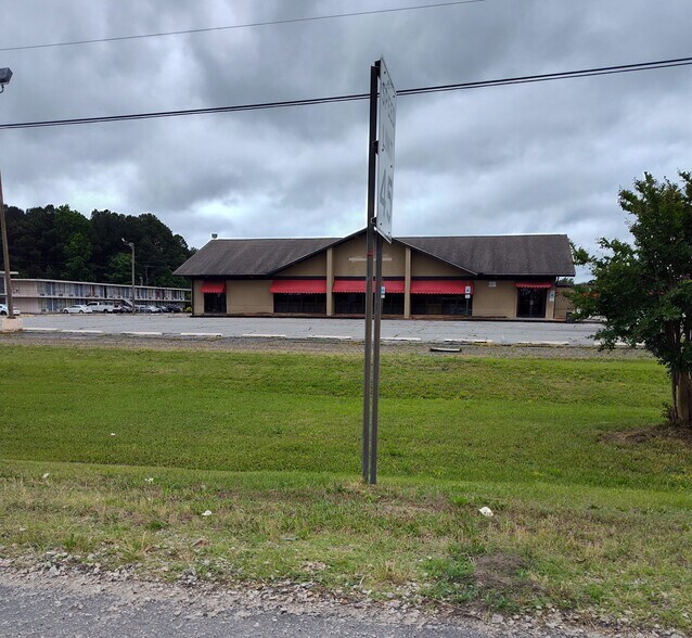 More Photos Of 6951 NC-4, Battleboro General Retail For Sale