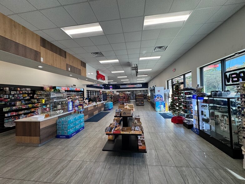 More Photos Of 5315 Troup Hwy, Tyler General Retail For Sale