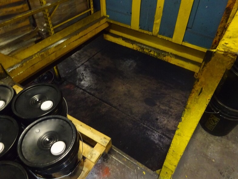 More Photos Of 3146 Marion St, Laureldale Manufacturing For Sale