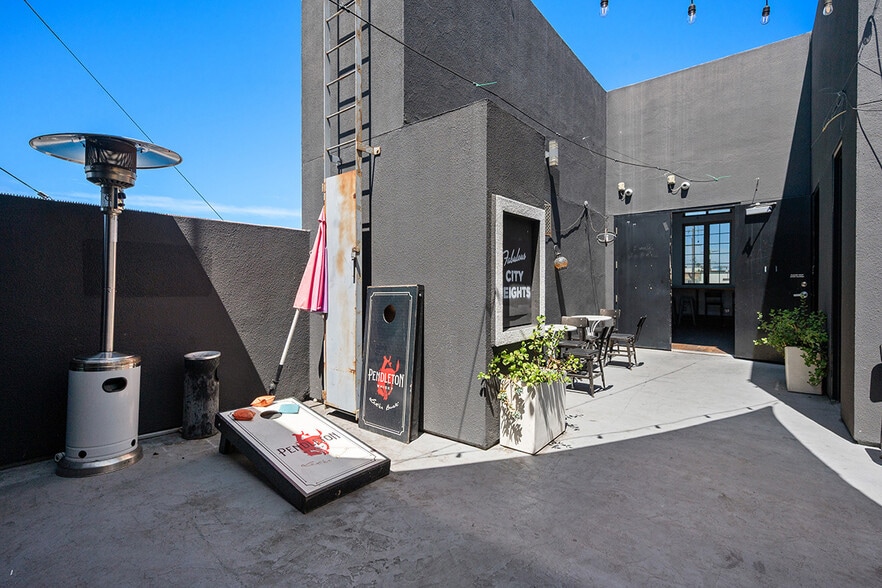 More Photos Of 4727 University Ave, San Diego Restaurant For Sale