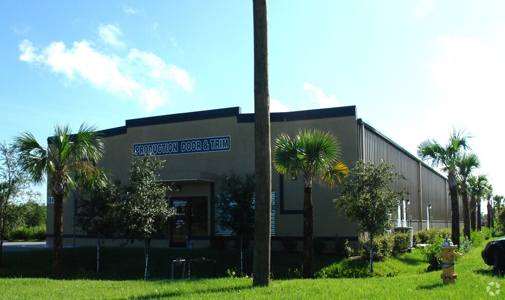 More Photos Of 1849 Benchmark Ave, Fort Myers Warehouse For Lease