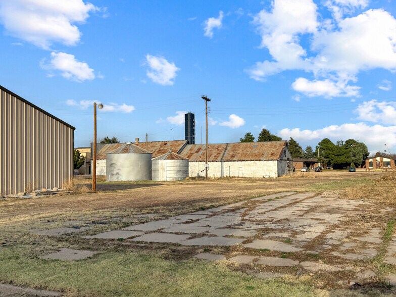 More Photos Of 820 Front St, Arriba Contractor Storage Yard For Sale